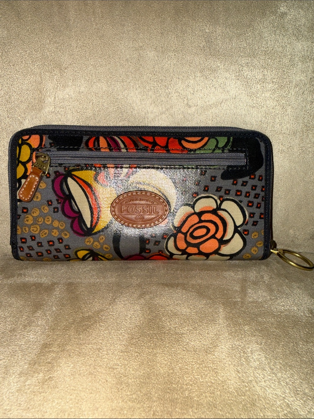 Fossil Floral Pattern Zip Wallet in Gray, Orange, Cream
